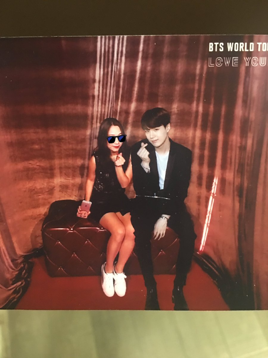 Sugafull27_TV's tweet photo. OMGGGG THE PHOTO BOOTH IS BACK?!!!๐ญ๐ญ๐ญ๐ญ๐ญ๐๐ im sooo sad i cant be there but armys have fun!!!!!!!!!!!! ๐๐๐๐๐๐
#btsconcertLA #PermissionToDanceOnStageLA #PTD_ON_STAGE_LA #btsinhamilton https://t.co/LUUxgOFDJ2