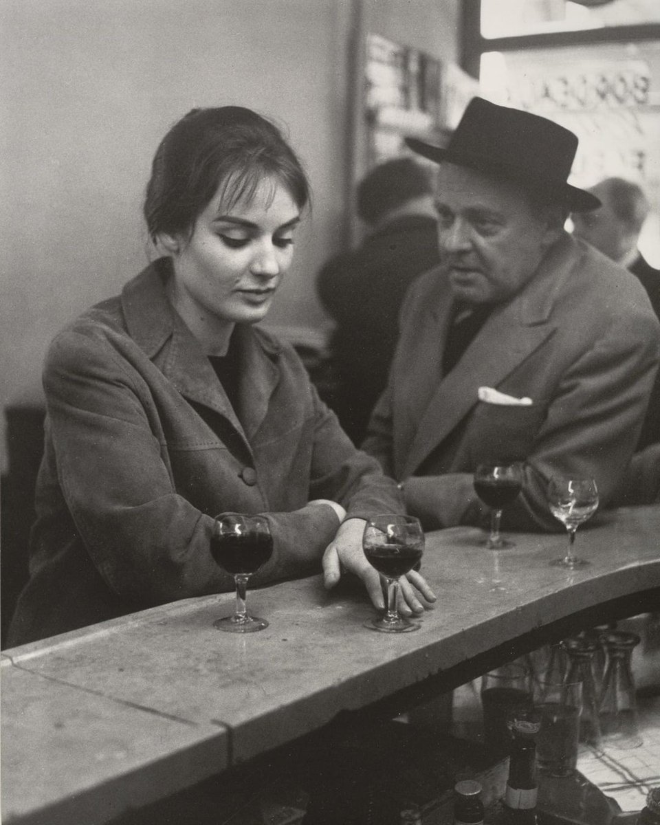 Amanda_Vickery's tweet photo. Robert Doisneau - At the Café https://t.co/QyrKD59J5d