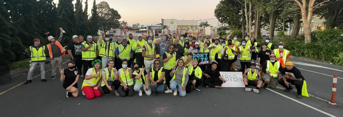 THEY WON! COUNTDOWN DISTRIBUTION CENTRE WORKERS WON THEMSELVES A DEAL AFTER THREE DAYS OF STRIKING AND PICKETING! ✊✊✊This is what solidarity looks like! 🥰🥰🥰