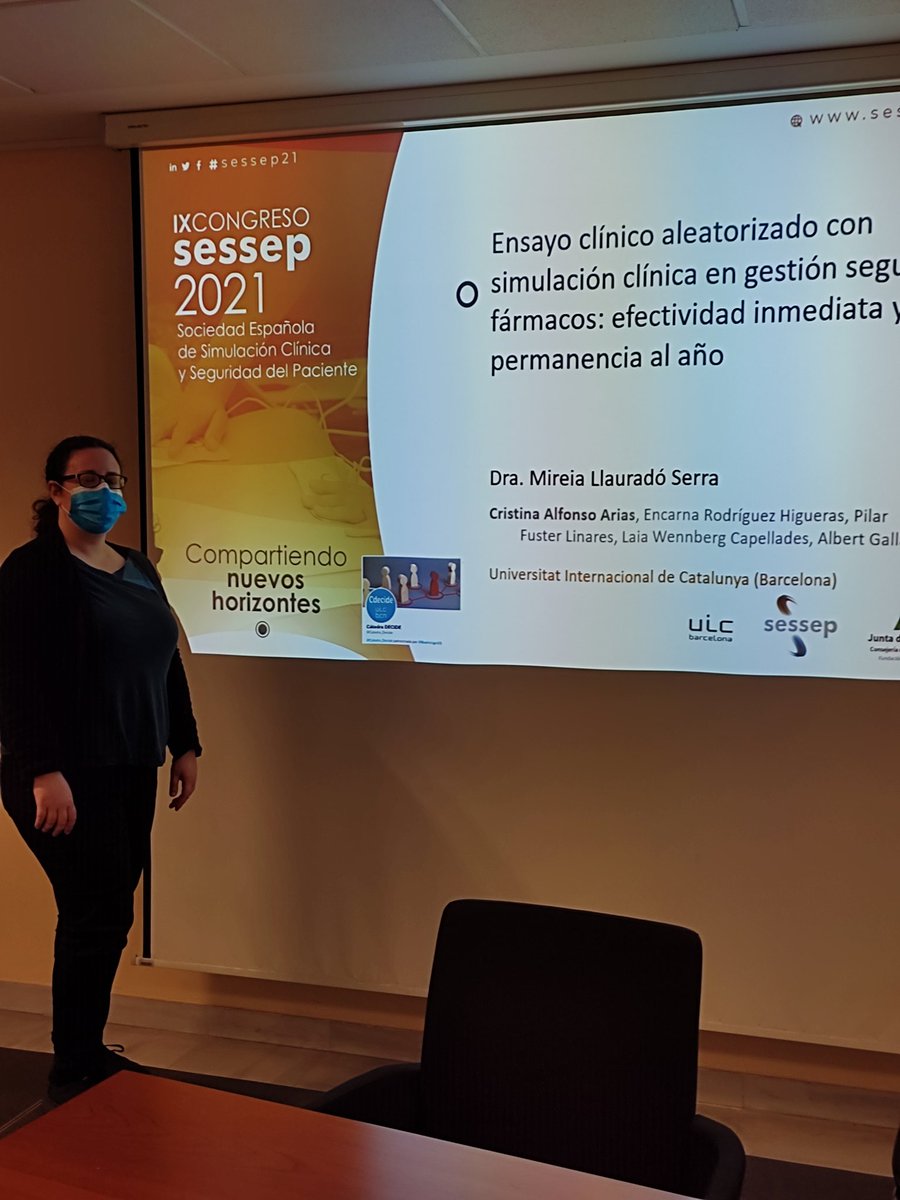 Catedra_Decide's tweet photo. @LlauradoMireia ha presentado resultados del ensayo clínico en #simulacionclinica. No hay diferencias entre alta fidelidad y media-baja para mejorar la gestión segura de fármacos en alumnos de #enfermeroa de 2° curso. Pero es altamente efectiva!!!@BoehringerES #seguridadpaciente https://t.co/G3xGGv6zvs