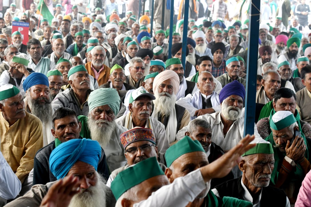 AjayJos77870907's tweet photo. #Farmers gathered at Gazipur border (Delhi-Haryana) as the historic #FarmersProtest completes one year.
#FarmLawsRepealed #FarmersProtest #nationwith farmers #celebratingvictory.
@thetribunechd @aparna_banerji https://t.co/MZlljbZPUV