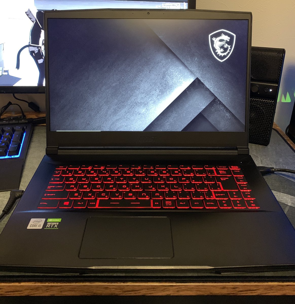KindyGamesGG's tweet photo. 仕事用のPCも、ゲーミングノート使用中。出張の良い相棒。仕事中にフォトナ起動しない様に我慢です。#fortnite #msi #gf65thin #rtx3060 #ゲーミングノート #フォロバ https://t.co/3vfEvCCHjN