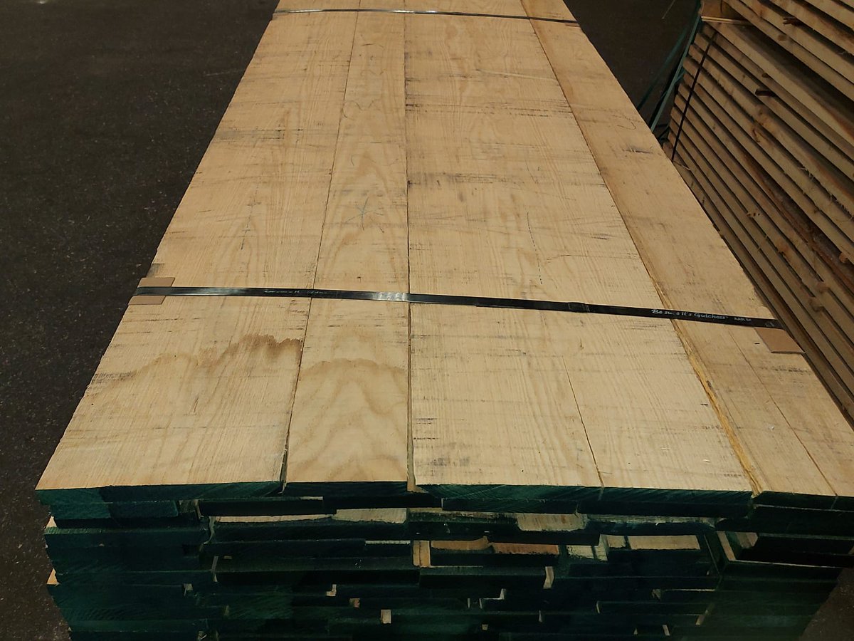 MaderasRetafer's tweet photo. Madera Roble Rojo Americano (Quercus rubra). Disponemos de un fuerte stock permanente de más de 40 especies diferentes de madera en nuestras instalaciones.
.
.
#madera #maderapinoflandes #maderapinotea #maderaabeto #maderapinoinsignis #maderaroble #maderatilo #maderafresno #poste https://t.co/KuawU4cNlM