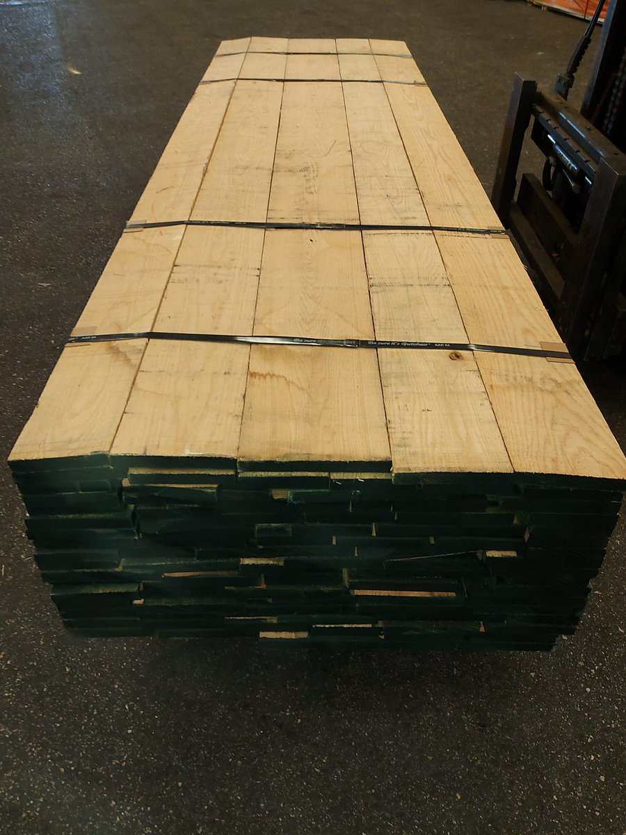 MaderasRetafer's tweet photo. Madera Roble Rojo Americano (Quercus rubra). Disponemos de un fuerte stock permanente de más de 40 especies diferentes de madera en nuestras instalaciones.
.
.
#madera #maderapinoflandes #maderapinotea #maderaabeto #maderapinoinsignis #maderaroble #maderatilo #maderafresno #poste https://t.co/KuawU4cNlM