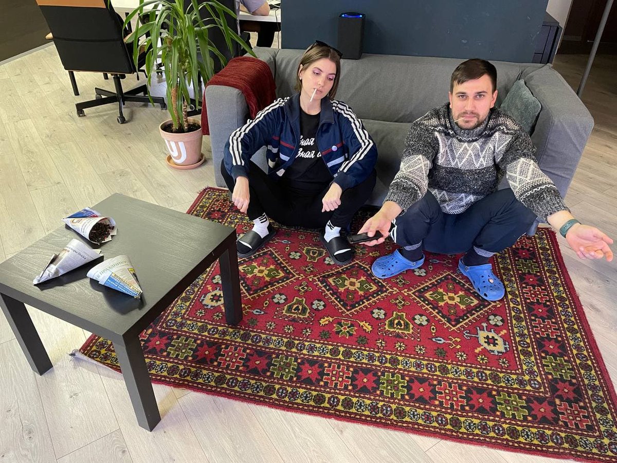 livetyping's tweet photo. ✨ эстетика пятничного офиса✨ https://t.co/zOvSiC0dDV