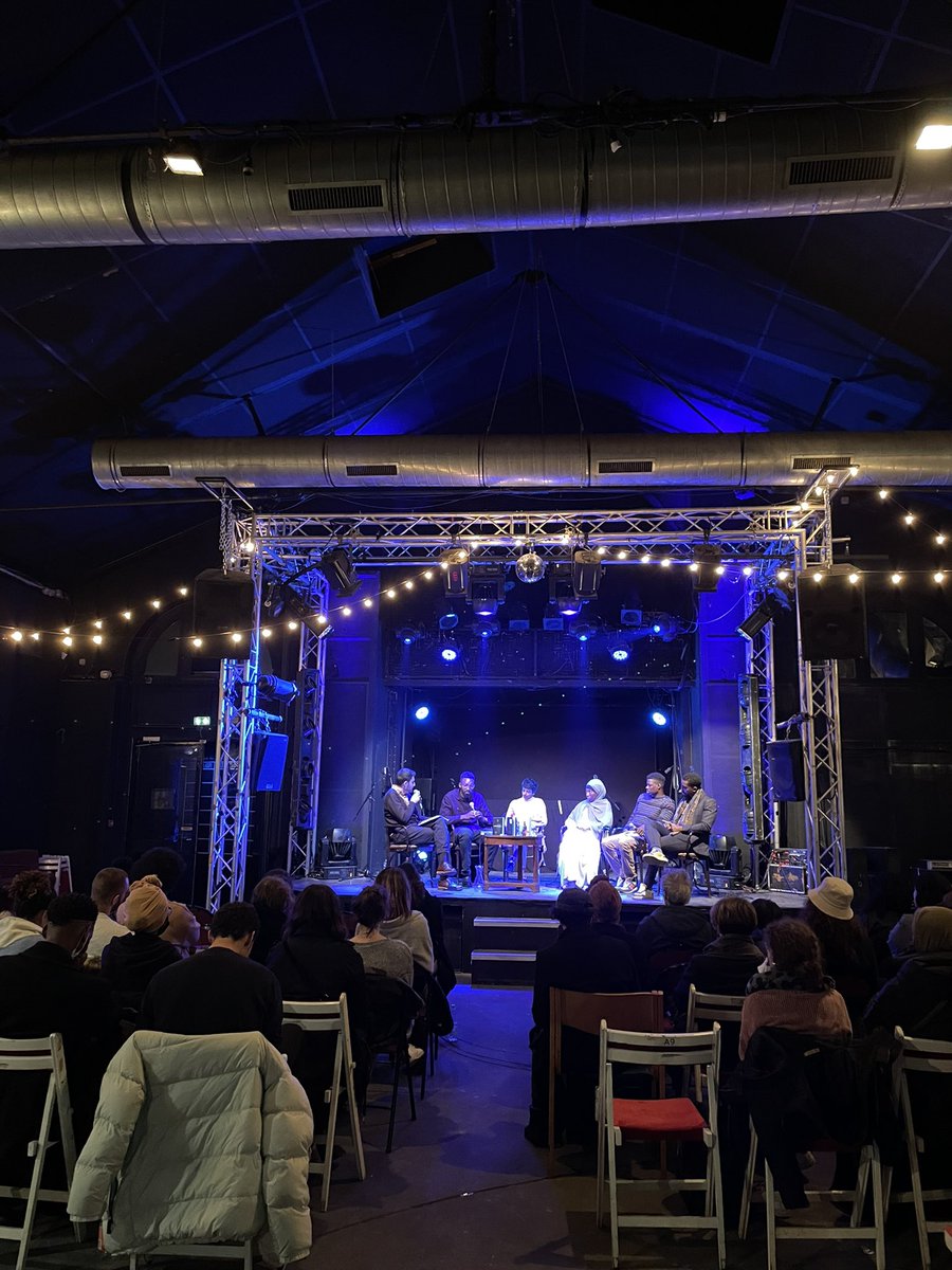 Editions_FC's tweet image. Très belle table ronde hier avec @makankebee @Amanda_Jacquel Dali Misha Touré @balla_mf et @Bolewa. Modérée brillamment par @ifalas. Toujours un plaisir d’être aux côtés de @PMN_Editions et @Hors_d_atteinte. Un grand merci à La Flèche D’or pour l’accueil ✨