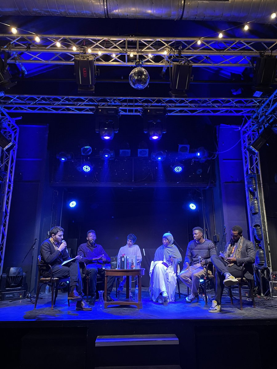 Editions_FC's tweet image. Très belle table ronde hier avec @makankebee @Amanda_Jacquel Dali Misha Touré @balla_mf et @Bolewa. Modérée brillamment par @ifalas. Toujours un plaisir d’être aux côtés de @PMN_Editions et @Hors_d_atteinte. Un grand merci à La Flèche D’or pour l’accueil ✨