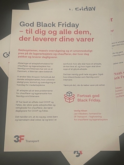 JanVilladsen3F's tweet photo. Fantastisk at fejre #BlackFriday i København med kolleger fra Europa @ETF_Europe @frankmoreelsETF @livia_spera  Vi startede dagens internationale møde med aktion for ordentlige forhold og #FairTransport. Også hos #Amazon og @nemligcom #Fight4FairLogistics https://t.co/8xMNlLkyMt