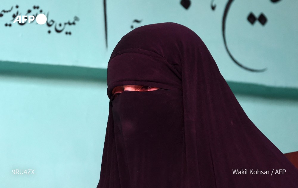 "Comment nourrir ses enfants? Le désespoir des Afghanes, privées de travail" par <a href="/carolinetaix/">Caroline Taïx</a>

u.afp.com/wwBk
#AFP