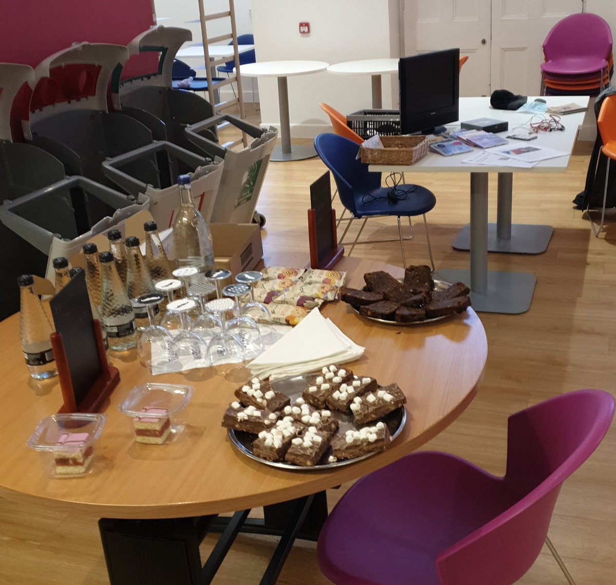Group_Tutor's tweet photo. The final @MovemberUK Mo-ment of the years campaign. Can you spare time for a coffee and a piece of cake at the Isla canteen from 2-3pm today? #RobbiesBattle @dundee_angus https://t.co/wZ3Ltsd1Y8