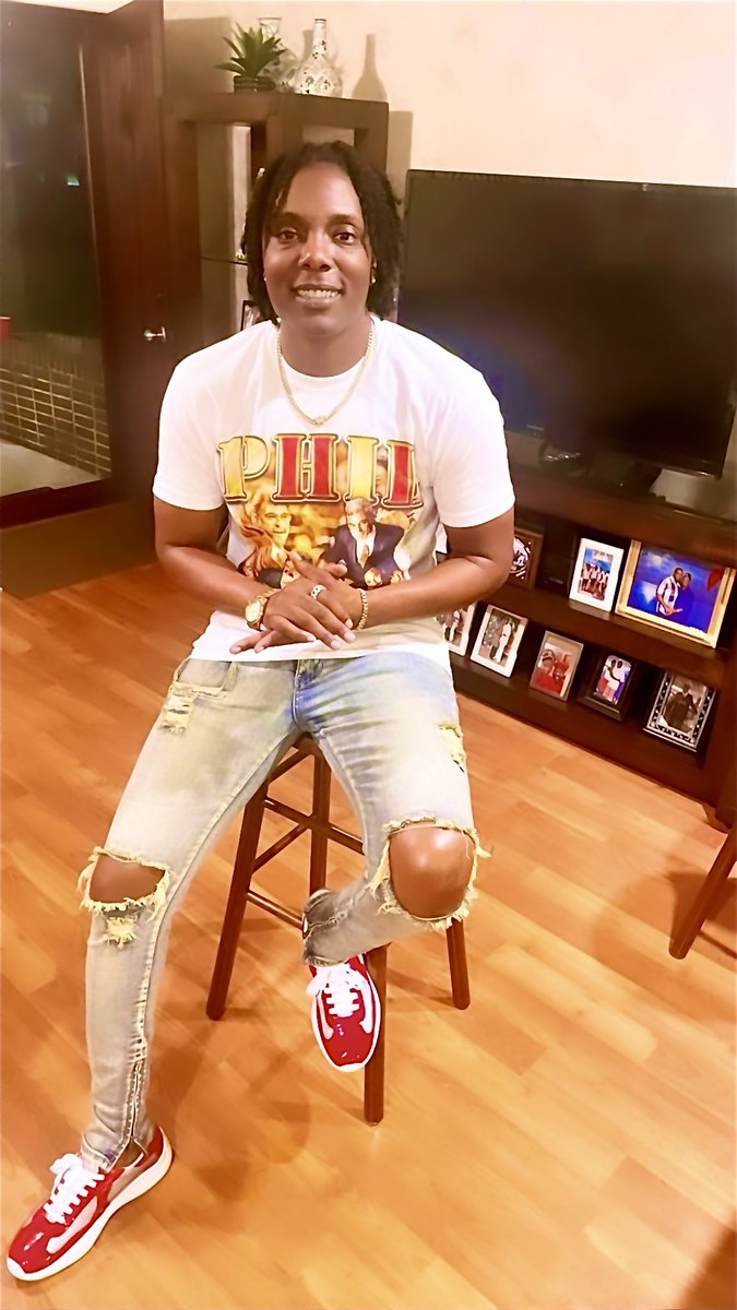 DCarn_Training's tweet photo. Just a lil thanksgiving drip ๐ง
Iโm enjoying being back in my hometown with my family โค๏ธ๐ค.
#DuvalCounty #OTF #familyBonding #endlessLaughs #qualityTime https://t.co/89XBgqrAnX