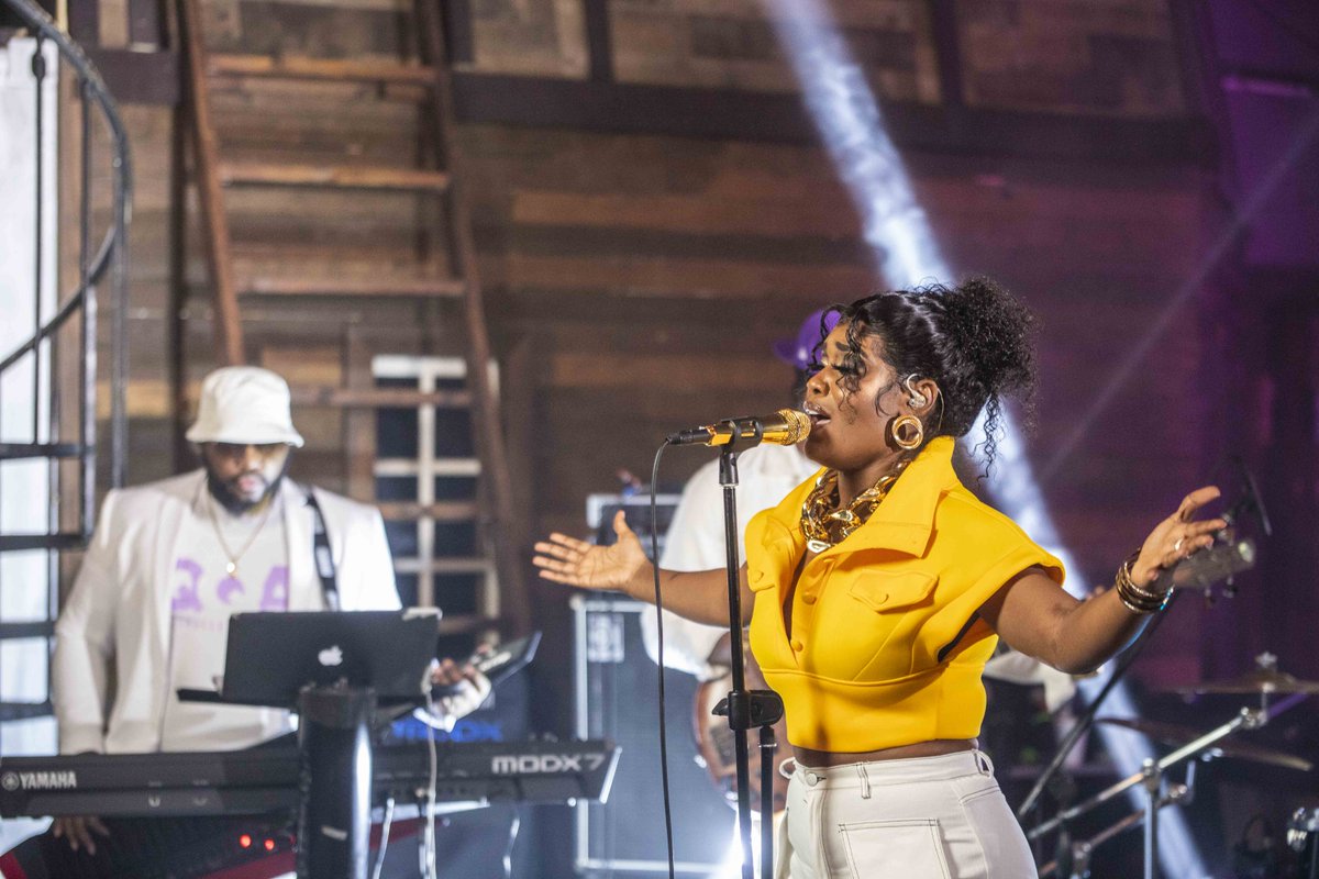 rutshelle's tweet photo. It was something like that. #QQALiveExperience https://t.co/sXztSGMoWe