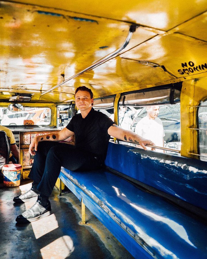 msyaniverse's tweet photo. fave moment of 2019 was when they went to Manila to promote Easier and they rode in a jeepney where they all barely even fit (hello tall genes) #5SOSDay3 #5SOSTalk10Years https://t.co/E5RsJdvoAp