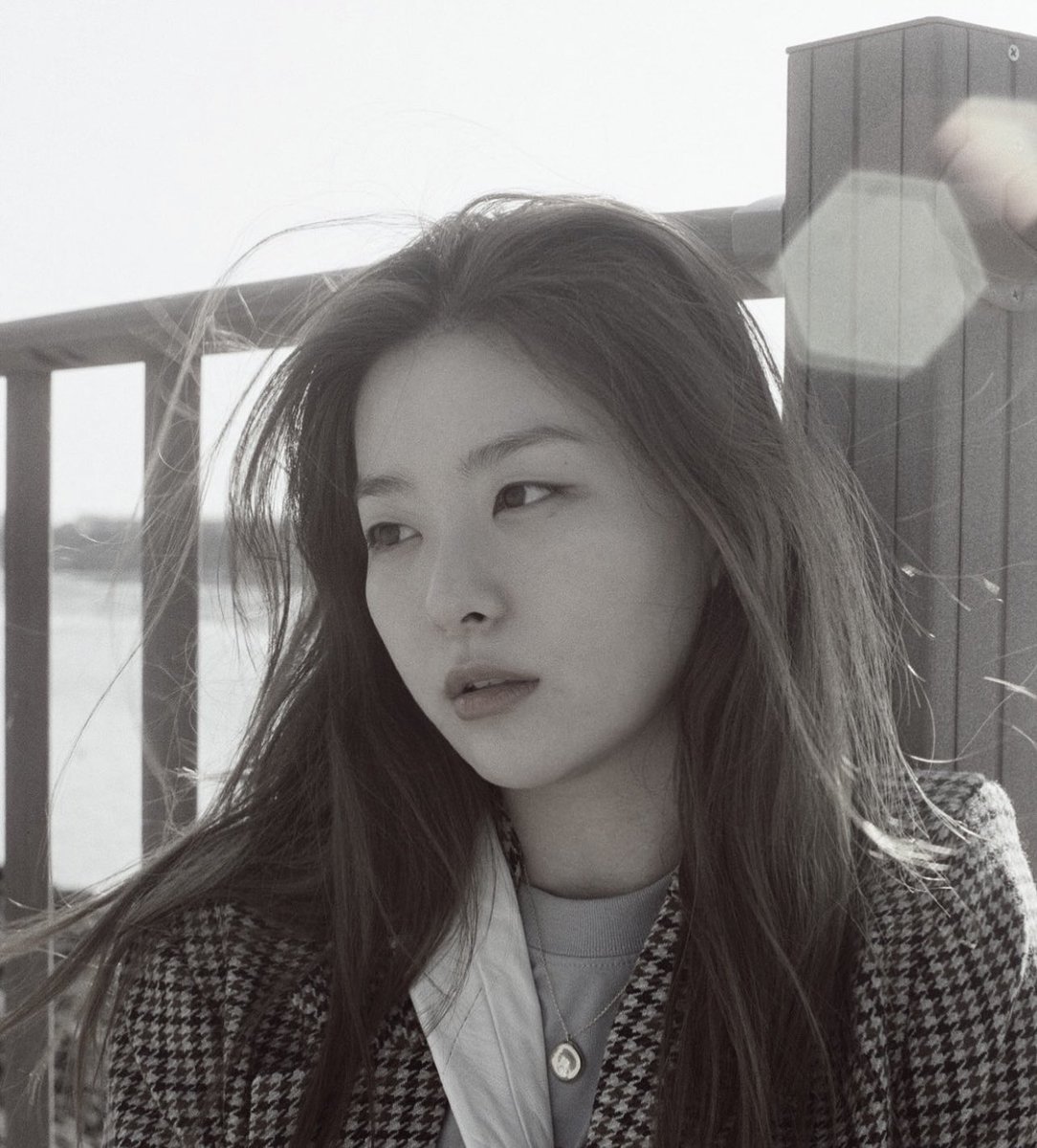 •— CHAPTER 7: TRAIN RIDE —•

JINSEUL AU

Every train track, 
every train ride, 
full of memories. 
In every dark road, 
his steps leaves a light,
but with limited batteries.
He’s a burden, 
a burden she’s willing to commit,
nonstop

#TheBoatIsSinking #GOTVELTV2021 <a href="/gotvelaufest/">GotVelvet AU Fest #GOTVELTV2021</a>