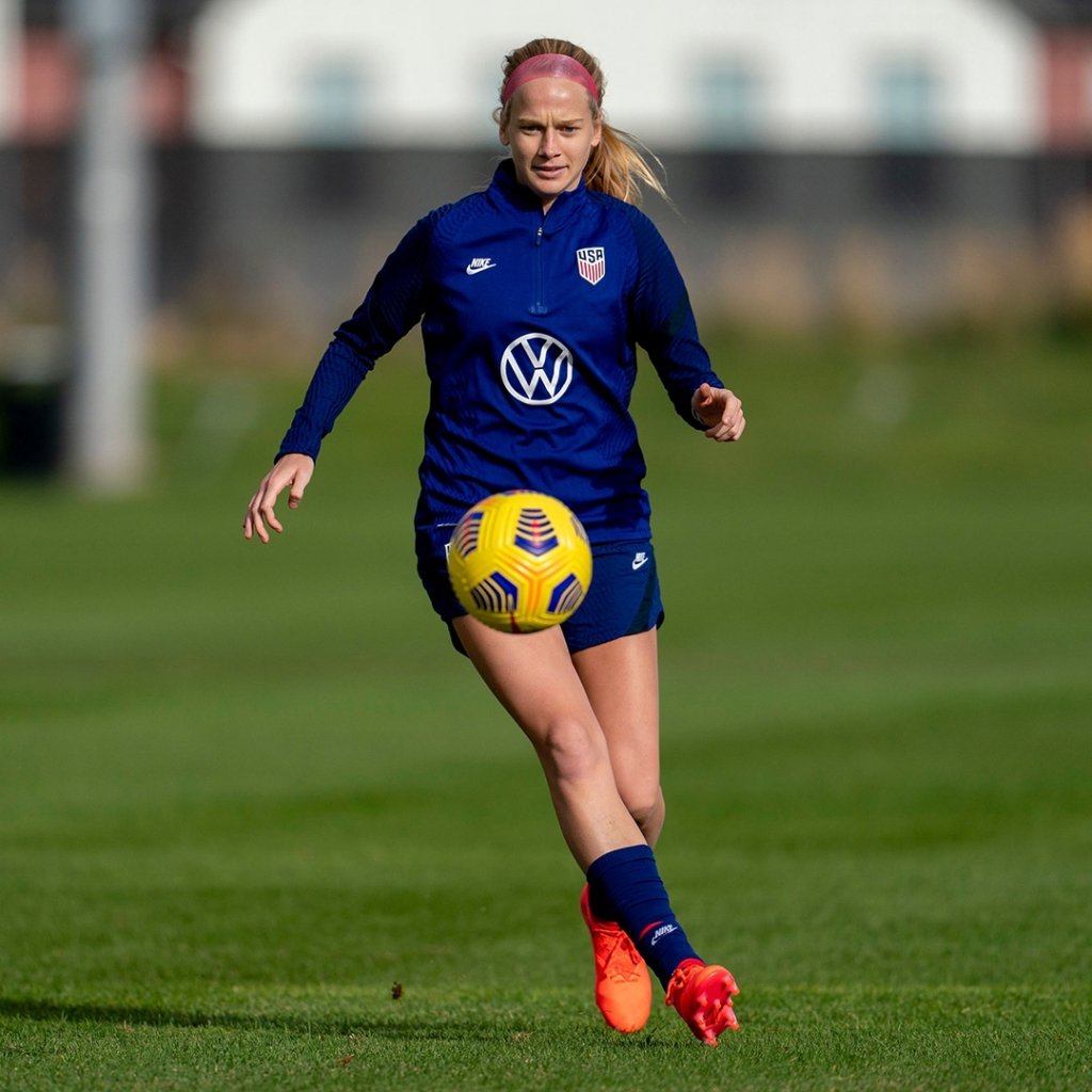 Dawning the red, white, and blue...<a href="/SAUCougarsWSOC/">SAU Women's Soccer</a> @OLReign <a href="/bethanybalcer/">Bethany Balcer</a> will be on tonight's roster for <a href="/USWNT/">U.S. Women's National Soccer Team</a> vs. Australia at 11 PM EST on FS2. #CougarNation will be cheering you on! #resilience #cougarforever #Legend