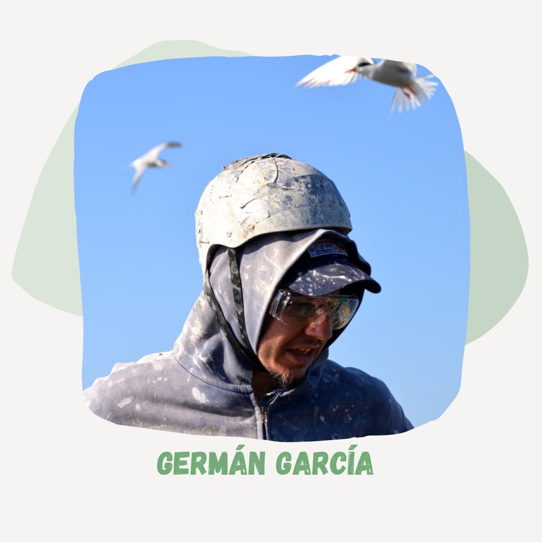 MdqSeabirds's tweet photo. Hoy presentamos a Germán García:
📍Lic. y Dr. en Biología (#UNMdP)
📍Investigador Adjunto #CONICET (#IIMyC)
Sus investigaciones se focalizan en el estudio de problemáticas de #manejo y #conservación de #aves de hábitos costeros desde una perspectiva socioecológica.
Abro hilo 👉 https://t.co/YF5itTAT8W