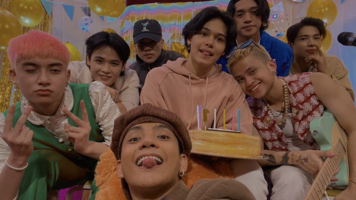 Official_ALAMAT's tweet photo. Happy Anniversary, Brgy. Magiliw! 🤎

#MagiliwXAlamat #MagiliwAnnivFBLive 
MAGILIW Anibersaryo https://t.co/4V8EqazG2l