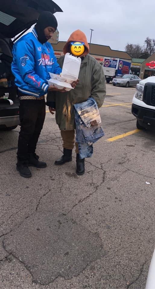 PowdaBoos's tweet photo. On the out skirts of Chicago in the North West Suburban area there is a entire village of people living outside in tents 🏕 “Tent City” I encourage the entire town to give resources and help to the unfortunate living in the same community with us .. https://t.co/sBXejbCHO9