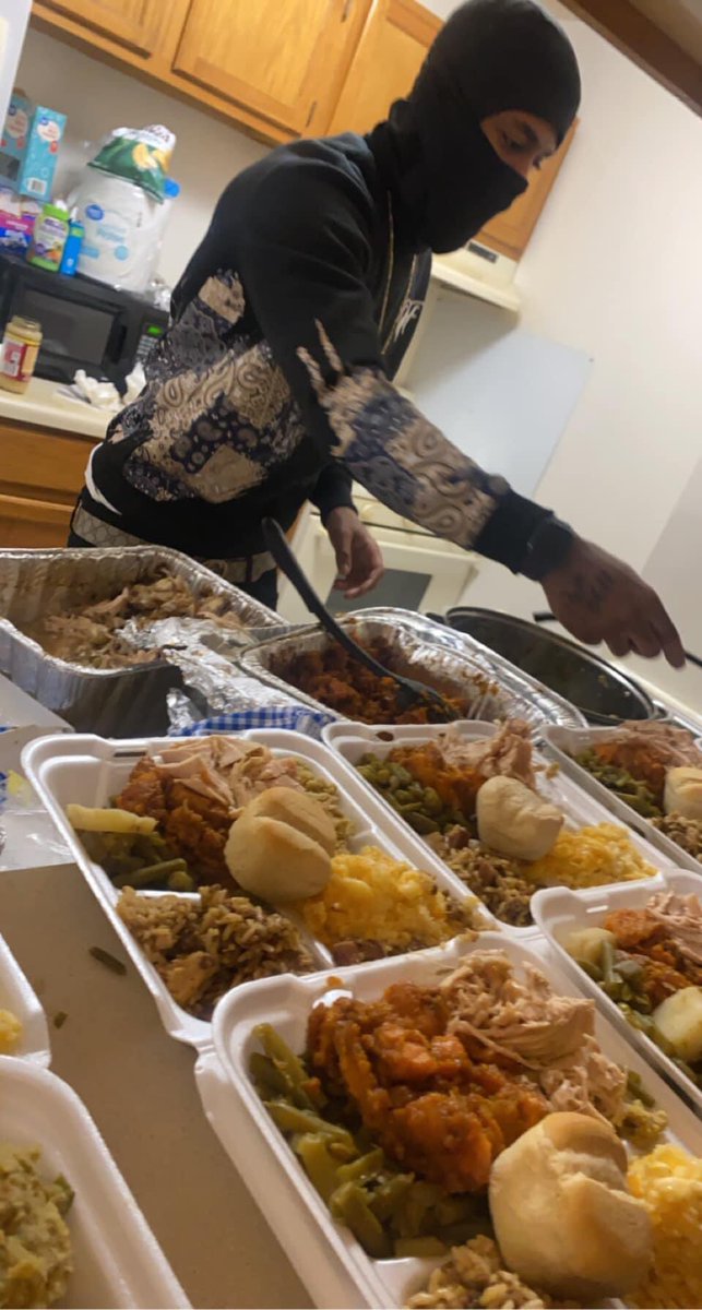 PowdaBoos's tweet photo. This thanksgiving I hit the streets with my significant other my kids, my brother and my Mother on her actual Born Day praise God https://t.co/M9h492Eea2