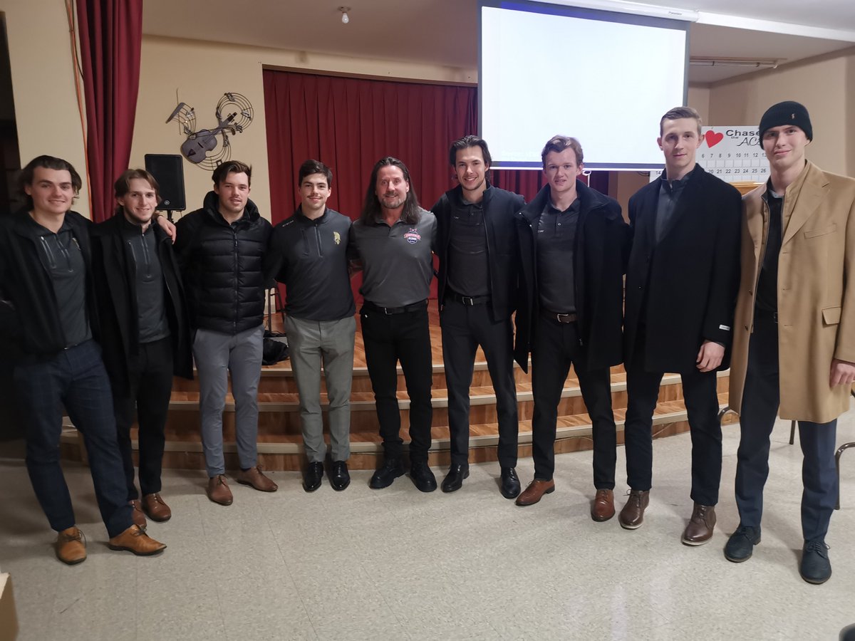 ABTitan's tweet photo. We would like to thank @JimThomson33 for coming to speak with us and giving his "Career Killers" presentation Wednesday night.

Nous tenons à remercier Jim Thomson d'être venu nous parler et de nous avoir fait sa présentation "Career Killers" mercredi soir. https://t.co/1DTYVYoWzz