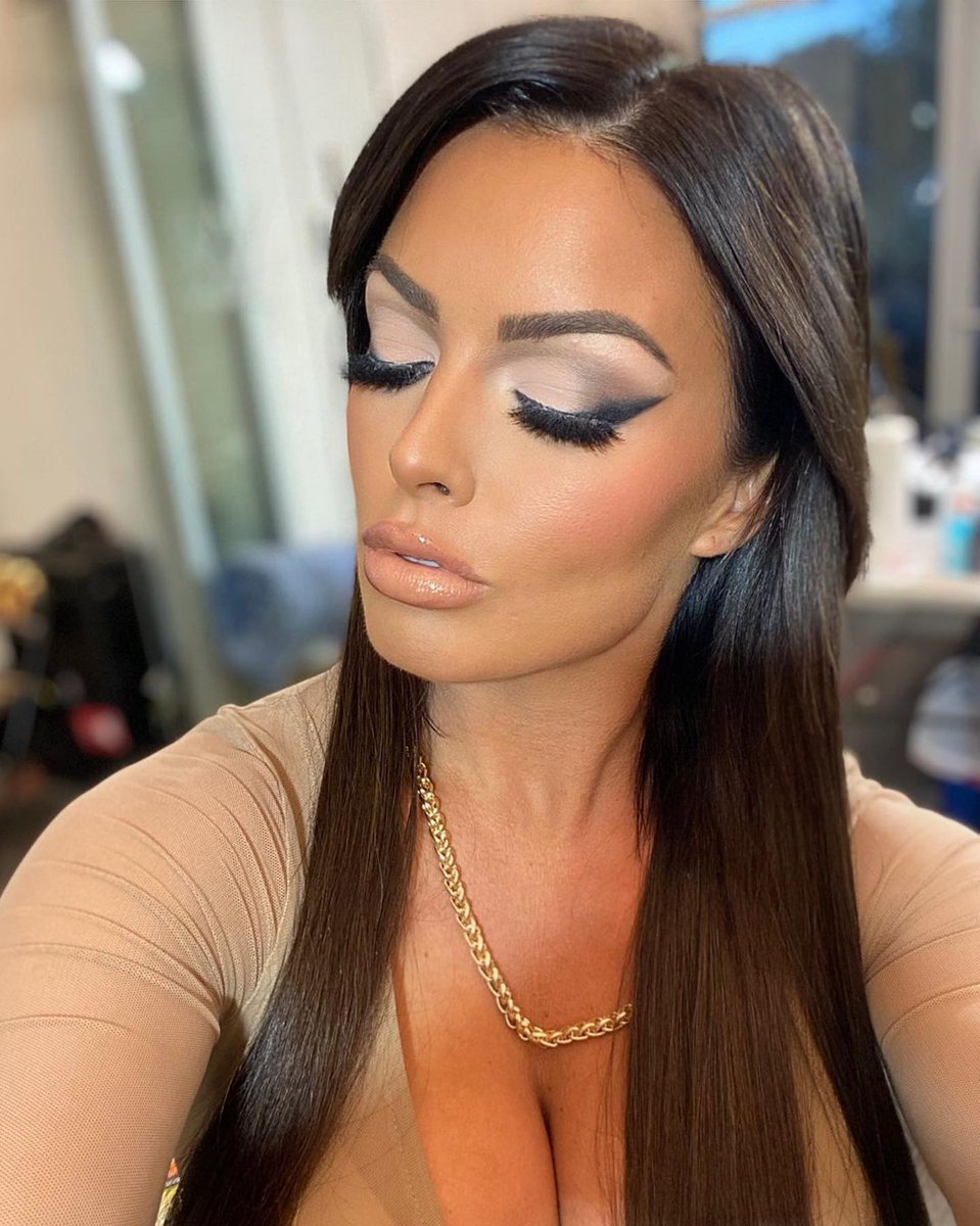 ᅠ
ᅠ Now, I know you want to call me 𝙢𝙤𝙢𝙢𝙮~ 💋
ᅠ