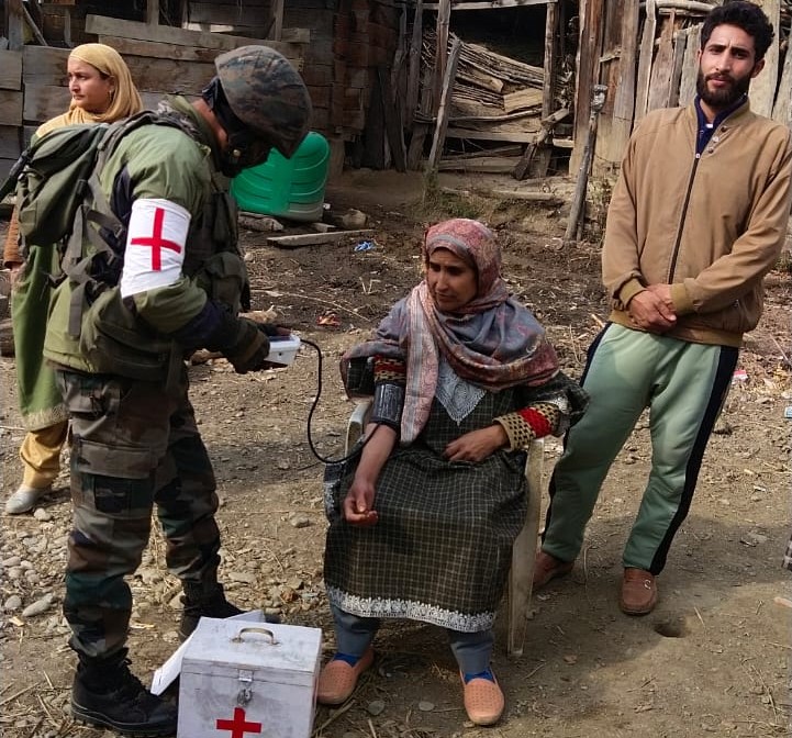 Noor_E_Vilgam's tweet photo. Awareness Lecture Cum Khariyat Patrol By Army Camp Kakrosa
With an aim to create awareness about the Cold Injuries for the general public of Chak, Zafarkhani and Waissa, a lecture was conducted with PHC, Villgam.
#KhairiyatPatrol
#NayaKashmir
#PathOfProgress
#IndianArmy https://t.co/Hrju2qsImJ