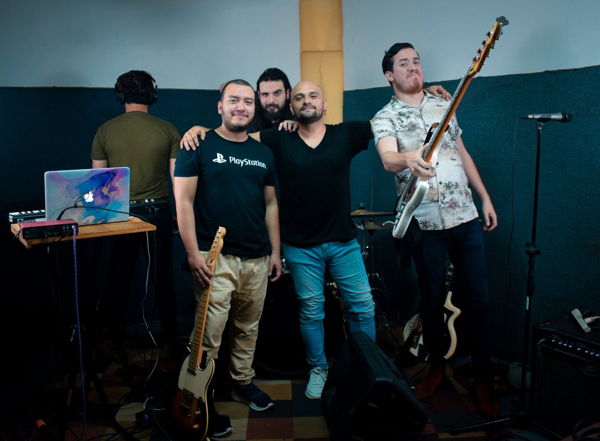 Bienvenidos al Surmenage;
Gary Robinson y Stephan Vaughan 🤘