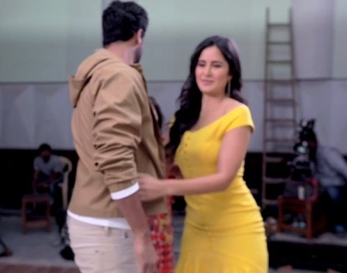 Kattysupremacy's tweet photo. Their Height Difference 🥵 
#KatrinaKaif #VickyKaushal https://t.co/fghffUbG11