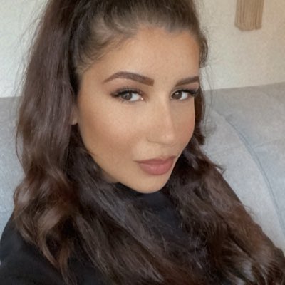 IhaLaura's tweet photo. #NouvellePhotoDeProfil https://t.co/oAyEtYyx6R
