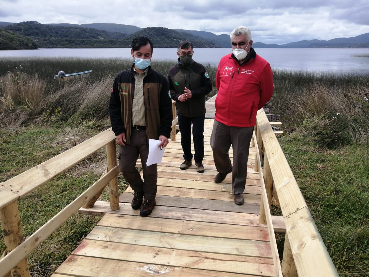 DPPChiloe's tweet photo. Delegado de #Chiloe, @pedroandradep, fue parte de la celebración por los 39 años de historia del #ParqueNacionalChiloé @conaf_minagri, a seguir avanzando en el cuidado de nuestro patrimonio natural, histórico y arqueológico que convergen en #Chonchi.
#CompromisoInsular https://t.co/ynPEiirKax