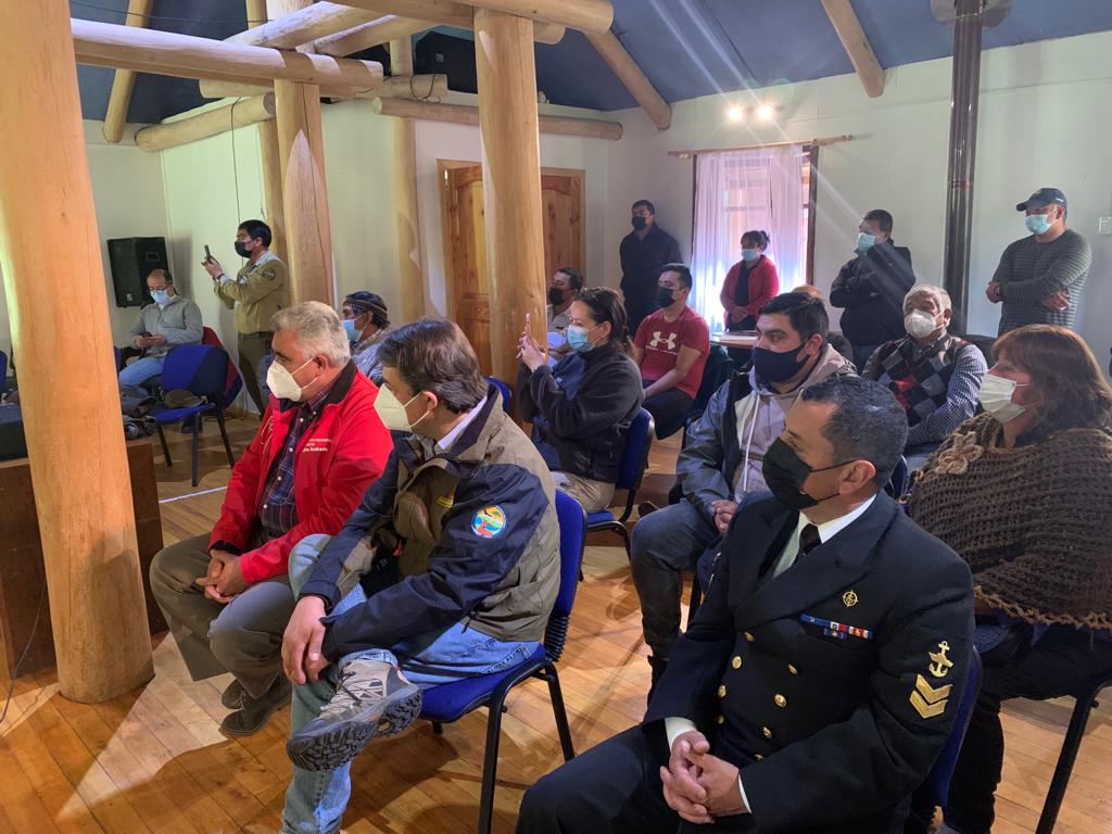 DPPChiloe's tweet photo. Delegado de #Chiloe, @pedroandradep, fue parte de la celebración por los 39 años de historia del #ParqueNacionalChiloé @conaf_minagri, a seguir avanzando en el cuidado de nuestro patrimonio natural, histórico y arqueológico que convergen en #Chonchi.
#CompromisoInsular https://t.co/ynPEiirKax