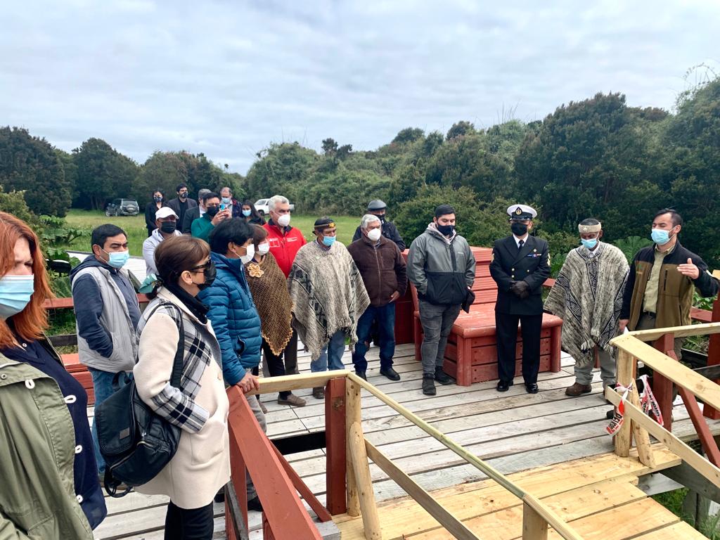 DPPChiloe's tweet photo. Delegado de #Chiloe, @pedroandradep, fue parte de la celebración por los 39 años de historia del #ParqueNacionalChiloé @conaf_minagri, a seguir avanzando en el cuidado de nuestro patrimonio natural, histórico y arqueológico que convergen en #Chonchi.
#CompromisoInsular https://t.co/ynPEiirKax
