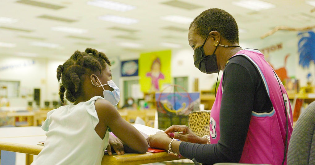 Bridging the homework gap in Delray Beach

"If it wasn't for <a href="/ATT/">AT&T</a> these children wouldn't be able to do all that extra work at home,” said Ted Hoskinson, Founder of <a href="/RootsAndWingsFL/">Roots and Wings</a> 

How the project helped 240 students in Delray Beach: bit.ly/3COwljM
#ConnectedNation