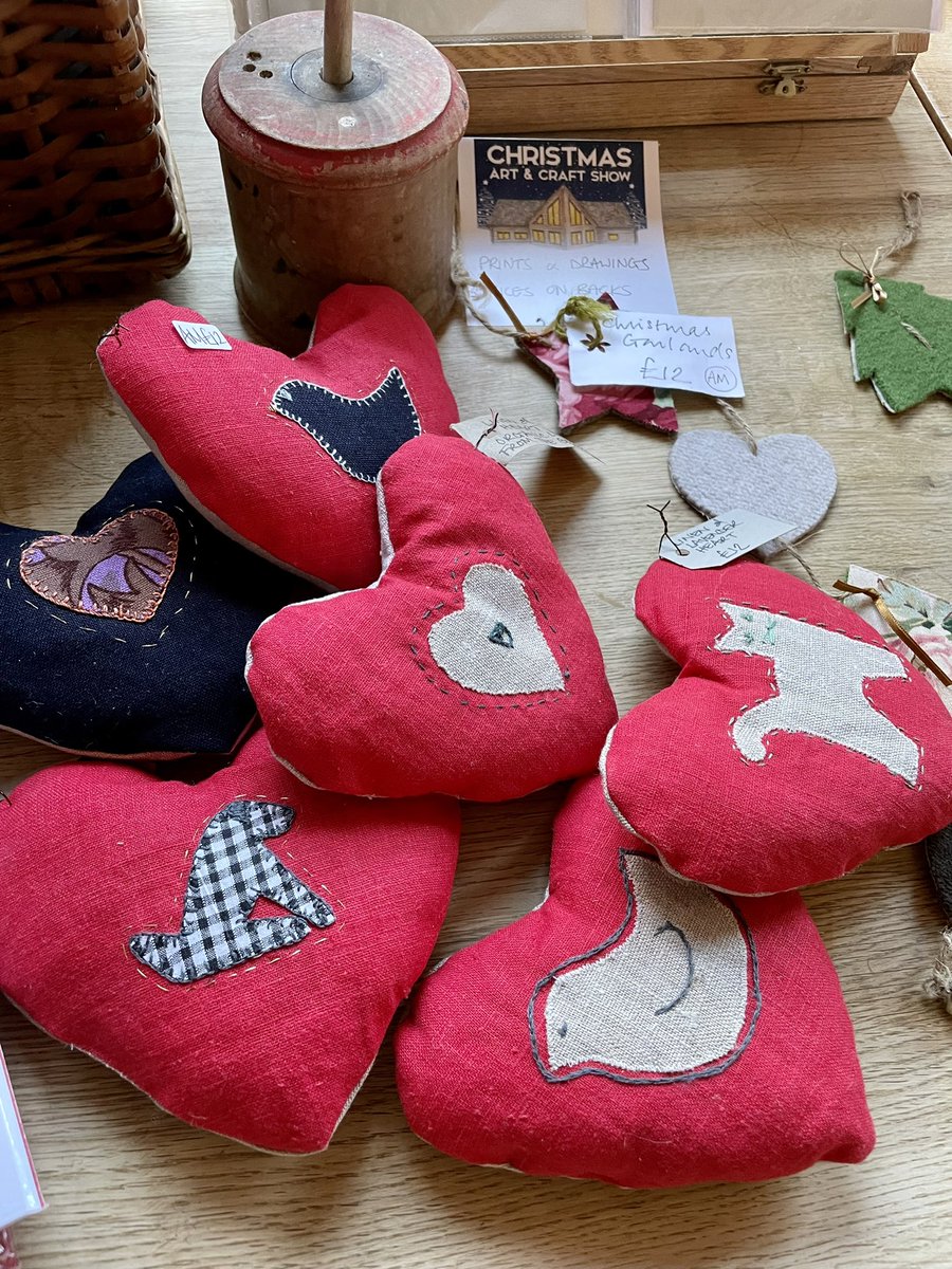 ambirlinnmull's tweet photo. Christmas Art and Craft Show at Am Birlinn 11-3 Fri to Sun. Come away in out of the cold! https://t.co/60IapDWNuI