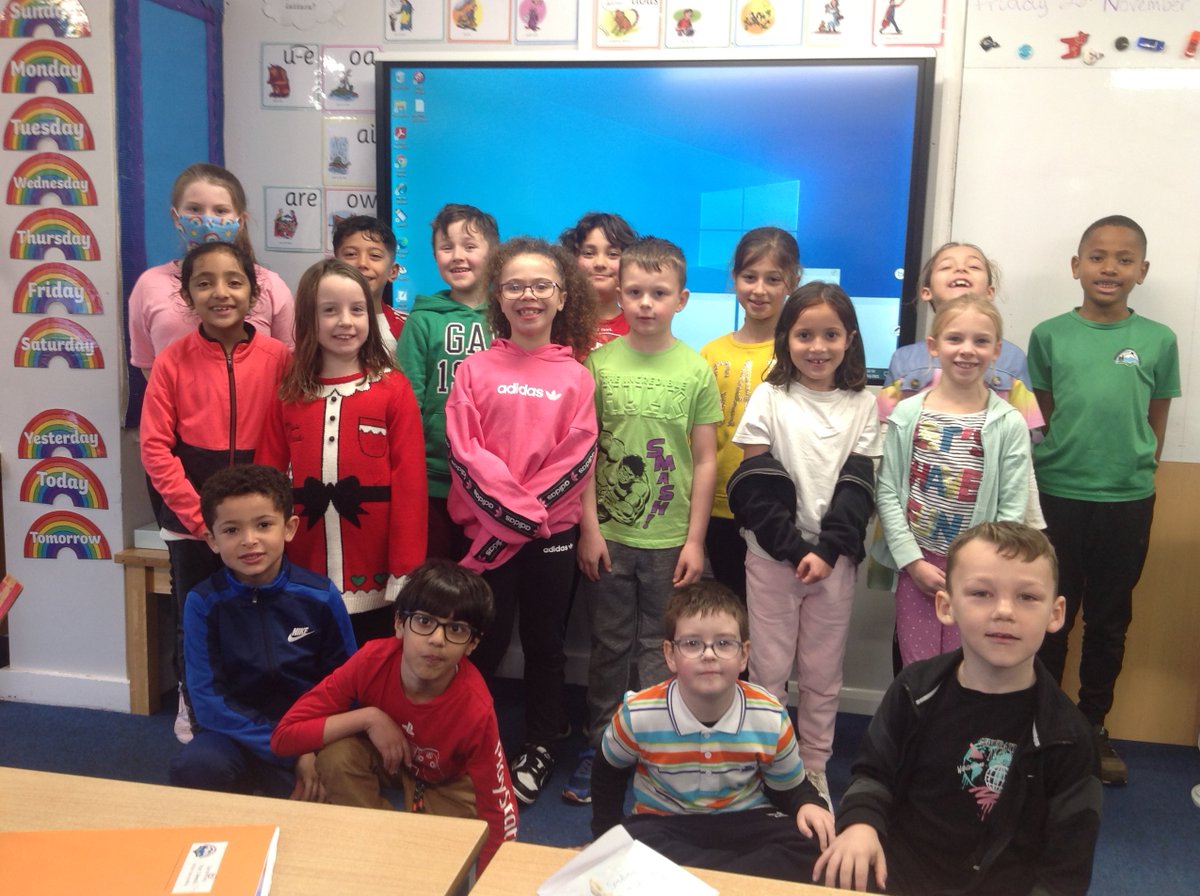 MPATilehurst's tweet image. Year 3 Sycamore class are showing off their bright colours to celebrate the diverse community we have at school! #Diversityday #Diverseisbest #Colourfulclothes