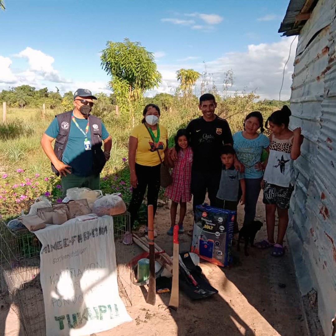 Se trata de 65 kits de herramientas y semillas son entregados progresivamente en 6 comunidades #kariña localizadas en la reserva forestal y en la periferia de la ciudad de Tumeremo, estado Bolívar: Matupo, La Esperanza, Botanamo, El Cafetal, Pozo Oscuro y La Fortaleza.