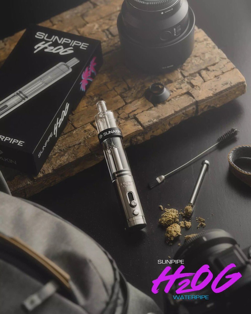 CBD_online_shop's tweet photo. 🎉新商品情報🎉
【SUNAKIN SUNPIPE H2OG】
近代版、持ち運べる水パイプです。
これで外でも手軽に水パイプがお楽しみ頂けます🤗
税込¥7150〜
クーポンで更に値引き【blkfriday+cbd】
#cbd #cbn #vape #sunakin #waterpipe #水パイプ #shisha #シーシャ #BlackFriday #ブラックフライデー https://t.co/QTsA8eI66p