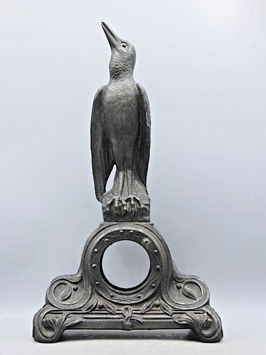 anno1900nl's tweet photo. Mooie aankoop op Catawiki: een klokkenhuis met sculptuur van een vogel (aalscholver?) in #ArtNouveau stijl. Gegoten in een zinklegering https://t.co/JhEX1wOg79