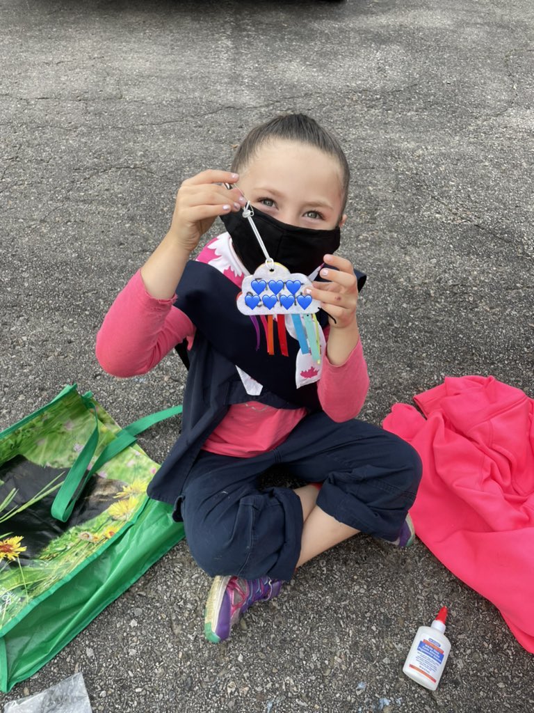 GGCOrangeville's tweet photo. Who doesnβt love a good craft?!? Especially when it involves hammers! What have you created lately? #everythingshewantstobe #Orangeville #ArtStudio #ExperimentandCreate @girlguidesonnv @girlguidesofcan https://t.co/IJcZUzeLzI