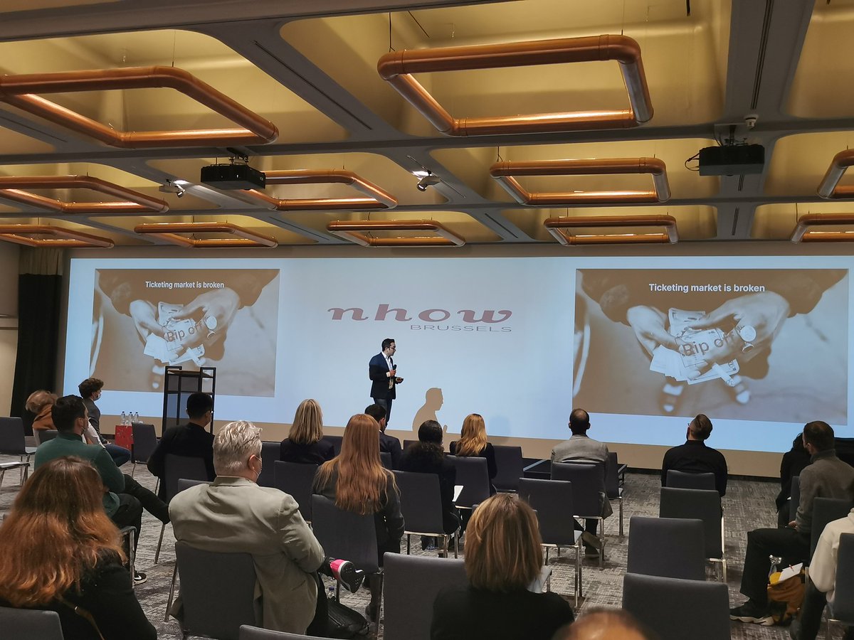 Block.IS tweet media