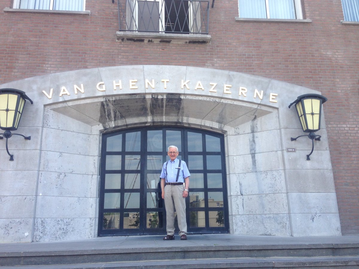 markbrouwer2010's tweet photo. Onze oude vriend en marineveteraan Marinus Dankers hoopt 29 november zijn 94e verjaardag te vieren. Wat zou het mooi zijn als we hem overladen met felicitaties in het verzorgingstehuis waar hij woont! 

Verpleeghuis Salem
Vlietlaan 2
2986 AZ Ridderkerk

Delen wordt gewaardeerd! https://t.co/uKUwEj4RSb