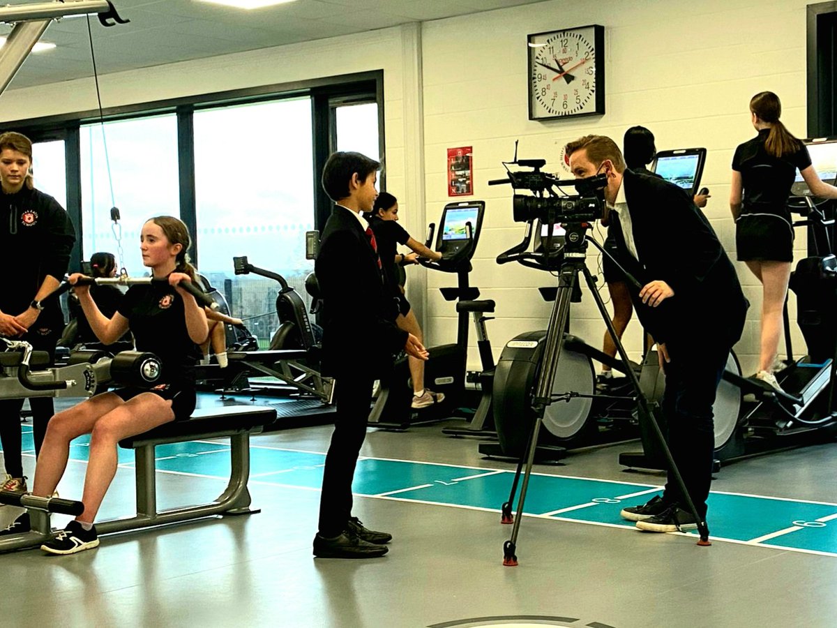 mattgraveling's tweet photo. Physical Health 🤝 Mental Health

The students at @TheRoyalLatin have raised almost £3 million in 5 years to build a new gym, wellness room &amp; sports laboratory!

Even the youngest pupils told me they're very aware of the benefits of exercise to their mental wellbeing. https://t.co/wmQEbND5a0