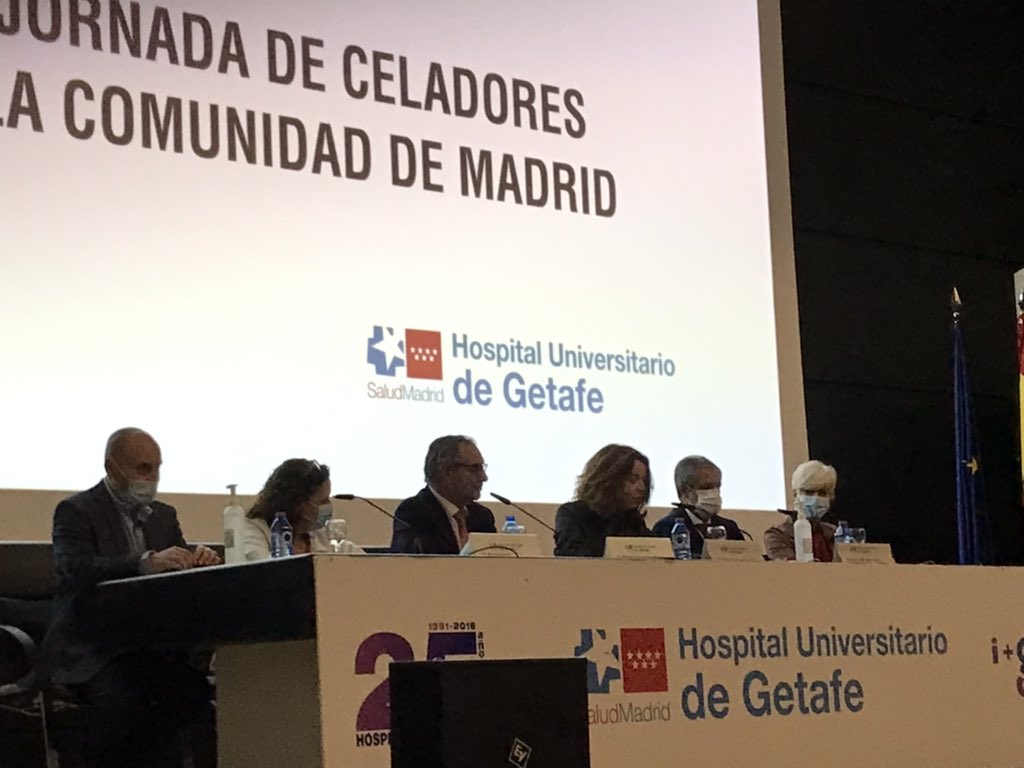 RaulJimenezDz's tweet photo. Gracias, @GomezAngulo por inaugurar la IIIjornadadeceladores de @saludmadrid https://t.co/4Pjp6moZbY