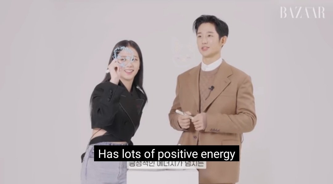 Mariasoo02's tweet photo. Look at Suho's first impressions on Youngro😍
#SnowdropTeaser
#snowdrop
#JISOO
#JungHaeIn
#HAESOO https://t.co/0Pch5gCeyI