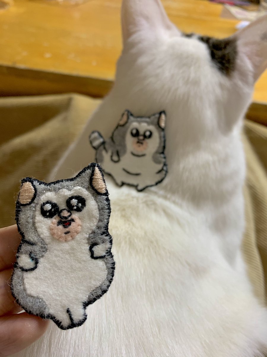 murabito0841's tweet image. まめきちまめこさんのメロブローチがかわいすぎてもう1個作っちゃった✨
お揃いで鞄に付けよー！
次は他の3匹も作りたいな♡