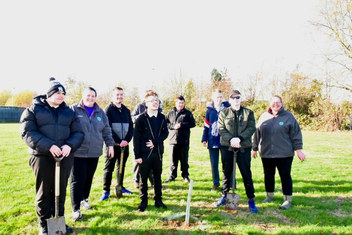 ForestDoncaster's tweet photo. We enjoyed joining some students at @TheBridge_Hub  today to plant some trees from the @WoodlandTrust  We look forward to
helping you nurture and care for them 🌳 https://t.co/09LuJ2YIC6