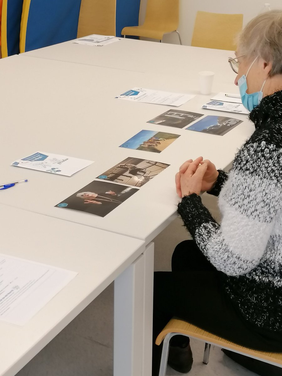 Mut_MFCVL's tweet photo. #Retraite
En direct de l'action "en route pour la retraite" à Auneau-Bleury-St-Symphorien. Ce premier atelier permet aux participants d'avoir un moment privilégié avec une psychologue. Entamer le dialogue à travers divers exercices.
 #photolangage #liensocial
@MDablanc https://t.co/muxhQzypFi