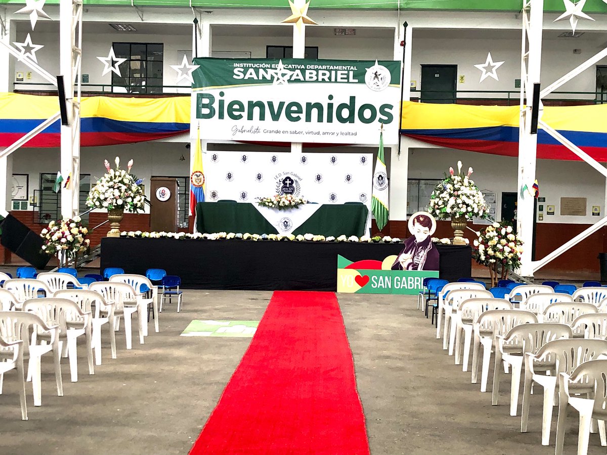 sangabrielcajic's tweet photo. ‼️La alfombra Roja los espera , Graduandos ‼️ https://t.co/5U2cymABcZ