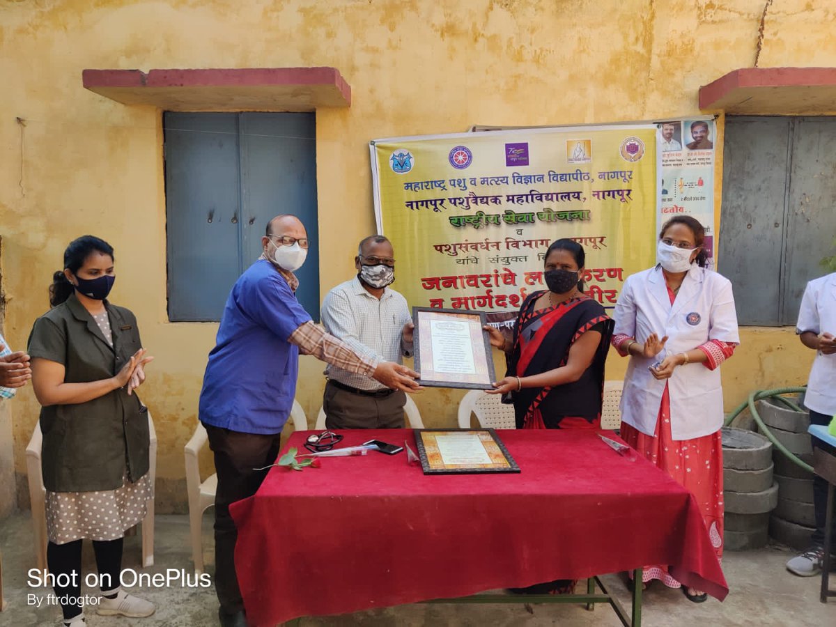 NssNvc's tweet photo. Hon'ble Associate Dean Sir to Sarpanch Madam, Parsodi during the celebration of Constitution Day.

All NSS Volunteers of Nagpur Veterinary College, MAFSU, Nagpur actively participated and involved in the celebration of "Constitution Day" and "Animal Health Camp" https://t.co/DCvVWDECoW