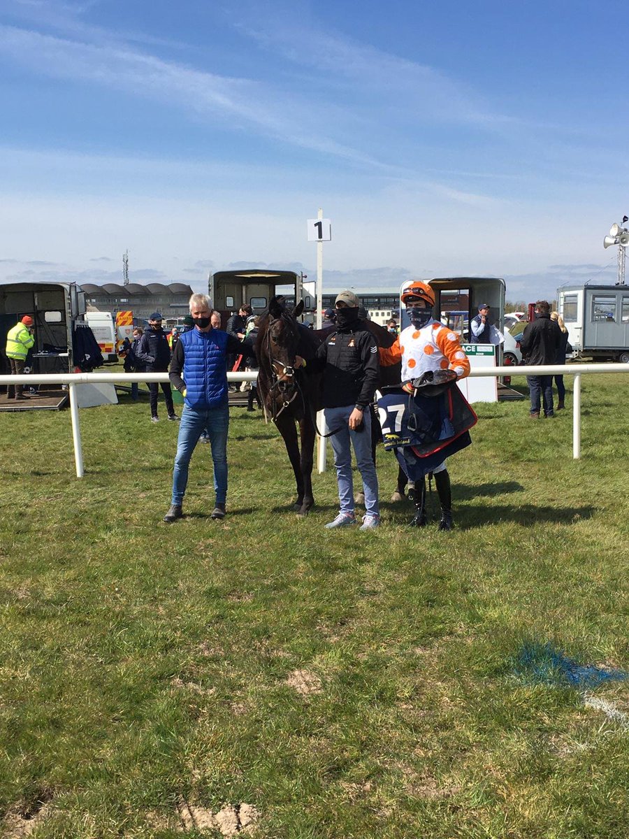 *THE INSURANCE CRISIS IS REAL*
Hunt clubs cannot get insurance currently. Without hunting there is no Point to Points, No winners to sell, A big part of store market gone -Handler, Trainers, Staff, feed merchants, farriers all gone. Please RT to support &amp; raise awareness.